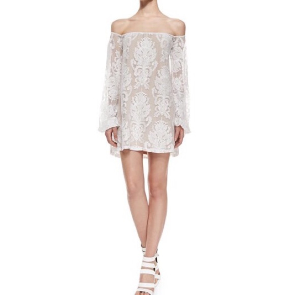 For love and lemons 🍋  Precioso Dress